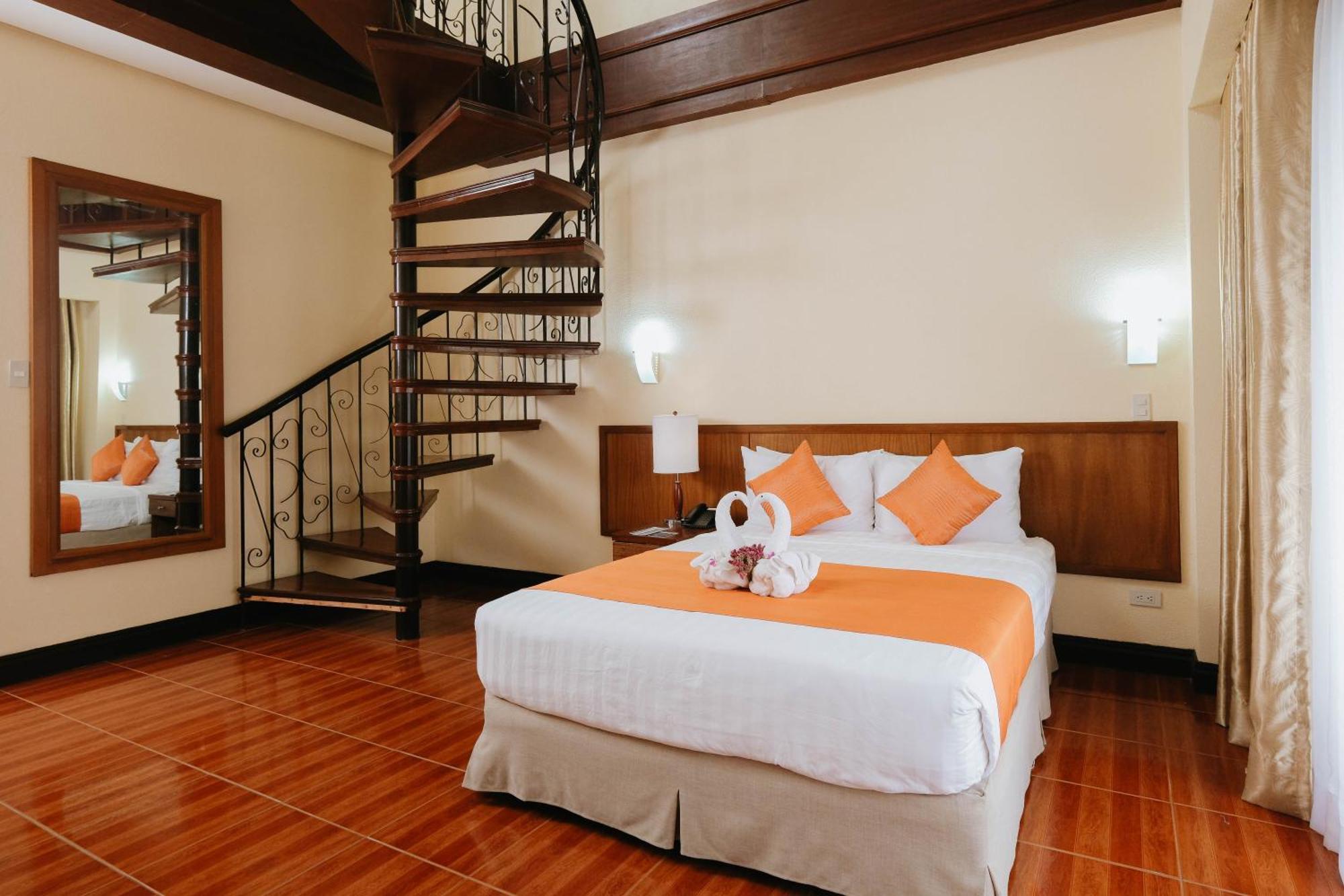 The Suites At Mount Malarayat Lipa City Esterno foto