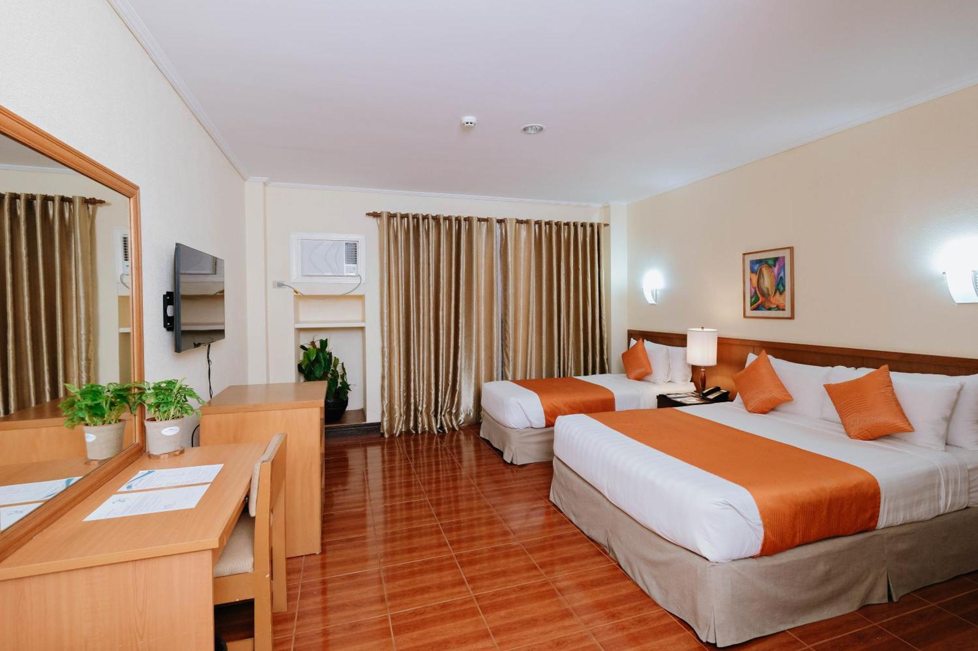 The Suites At Mount Malarayat Lipa City Esterno foto