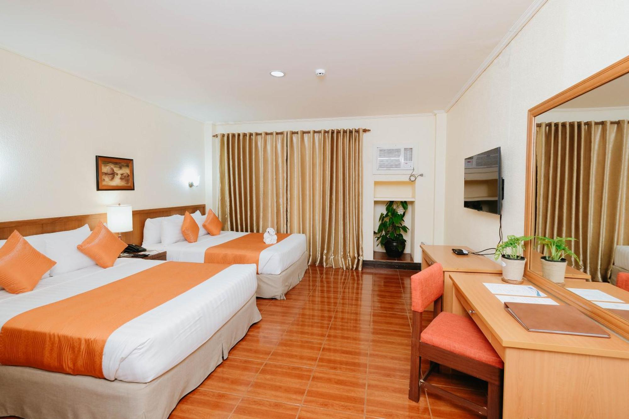 The Suites At Mount Malarayat Lipa City Esterno foto