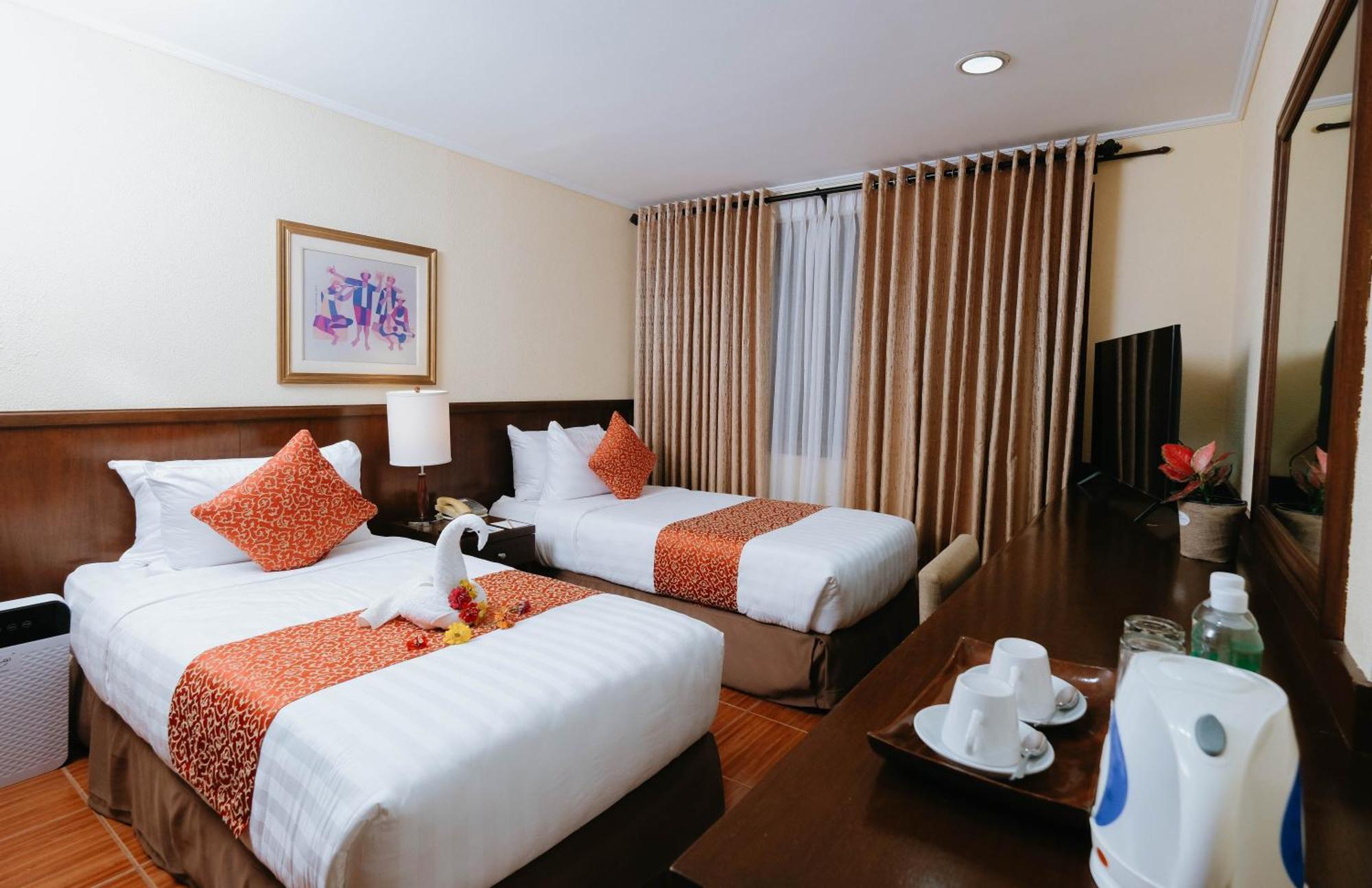 The Suites At Mount Malarayat Lipa City Esterno foto