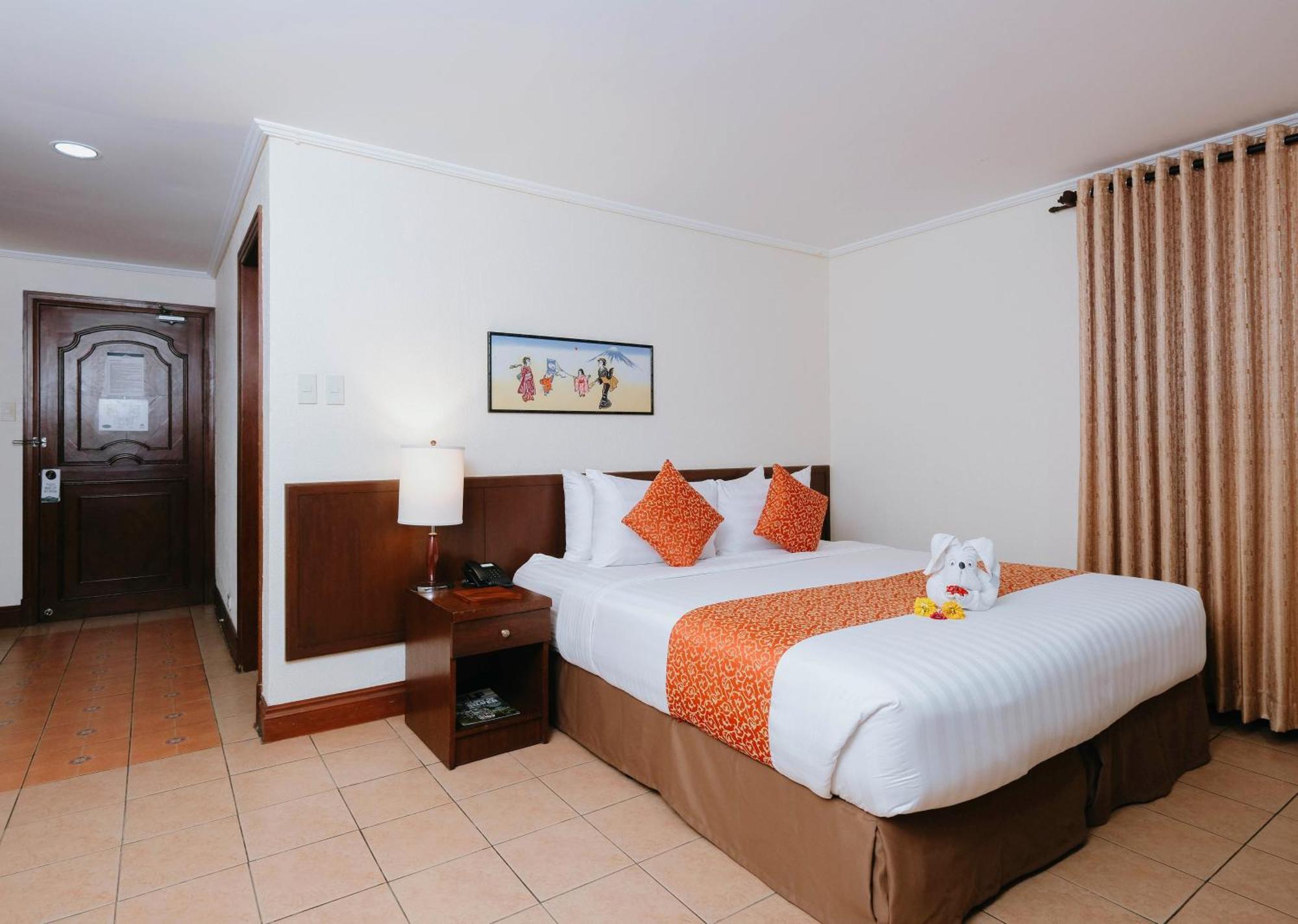 The Suites At Mount Malarayat Lipa City Esterno foto