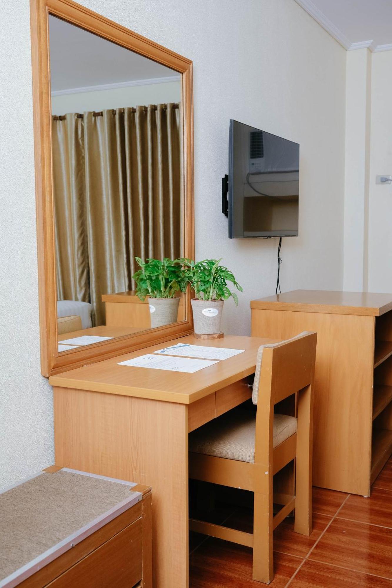 The Suites At Mount Malarayat Lipa City Esterno foto