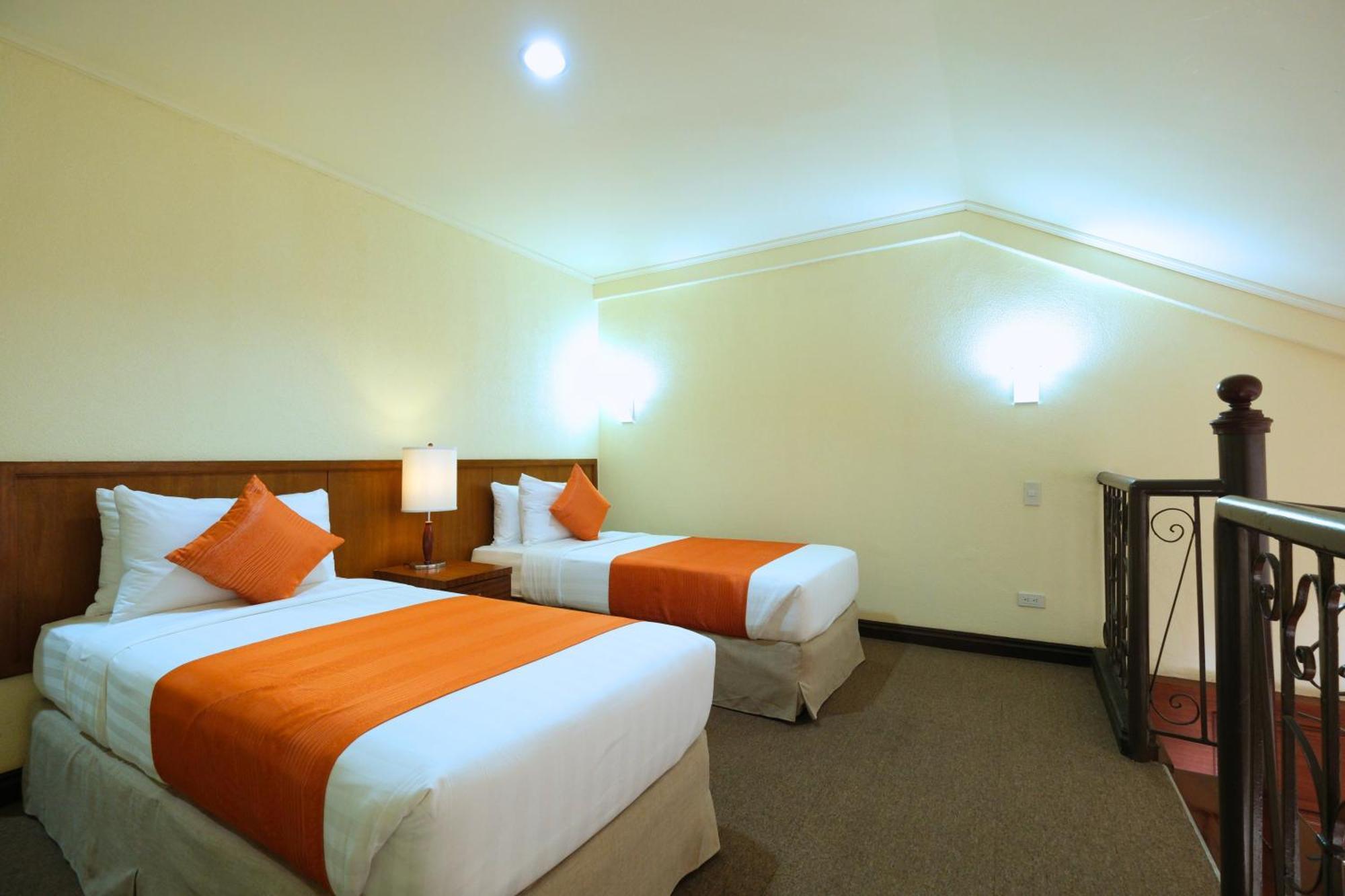 The Suites At Mount Malarayat Lipa City Esterno foto