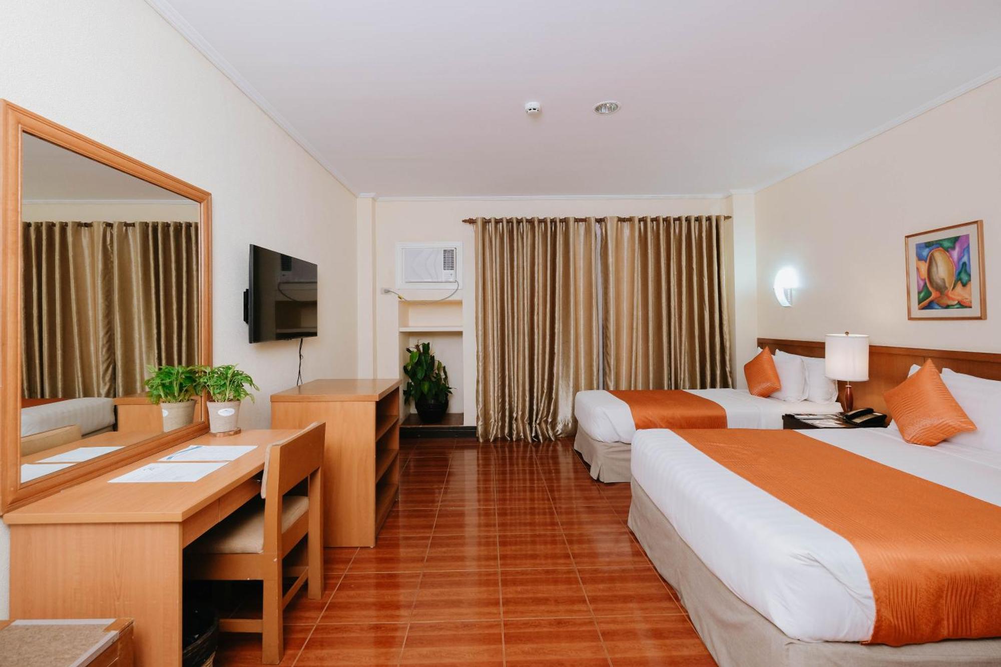 The Suites At Mount Malarayat Lipa City Esterno foto