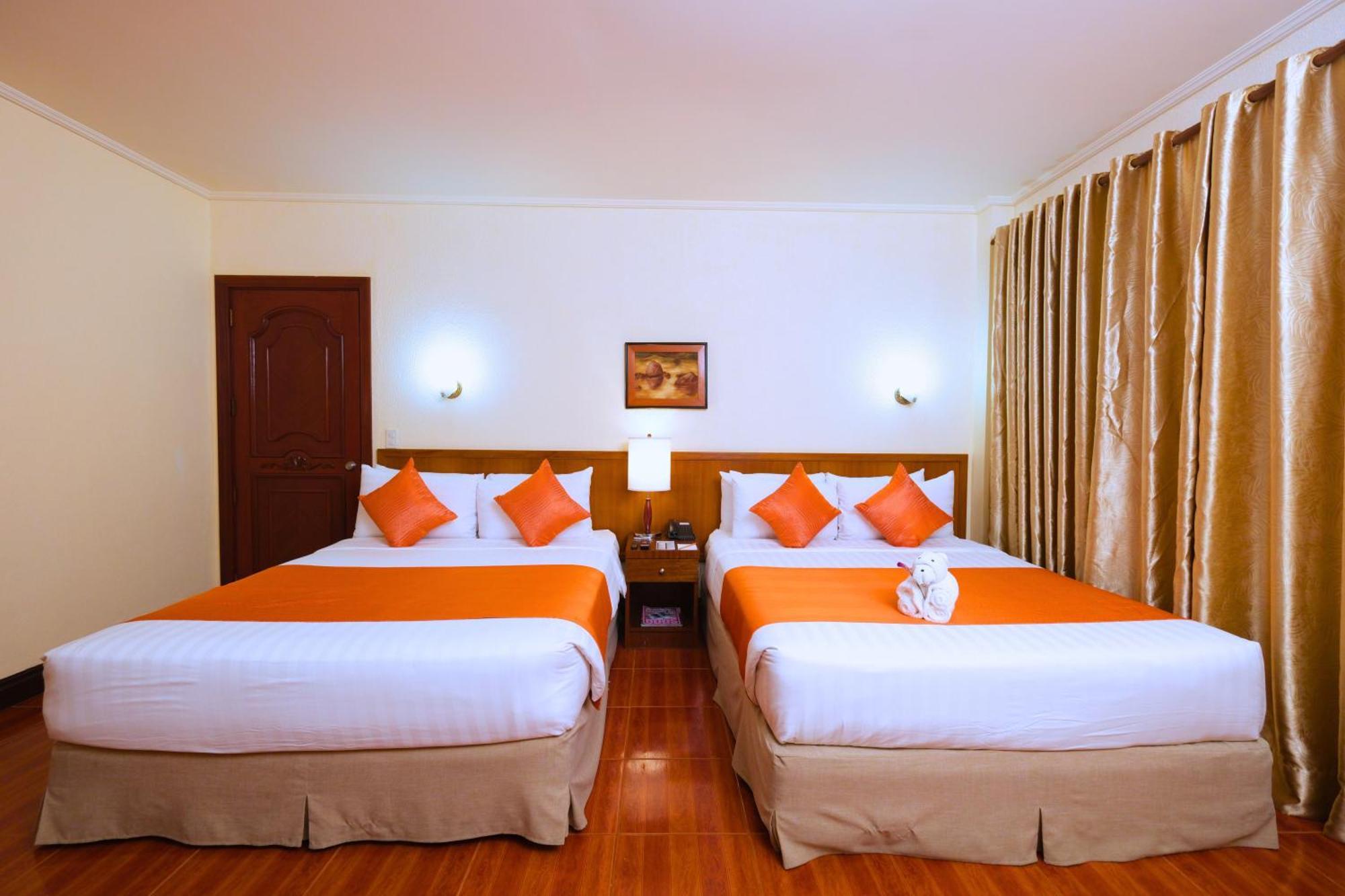 The Suites At Mount Malarayat Lipa City Esterno foto